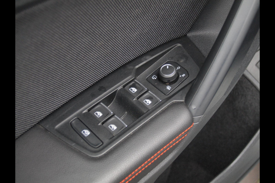 Seat Tarraco 1.4 TSI e-Hybrid PHEV FR | Panoramadak | Trekhaak | 360 Camera | Sfeerverlichting | Sportstoelen | Dealeronderhouden |