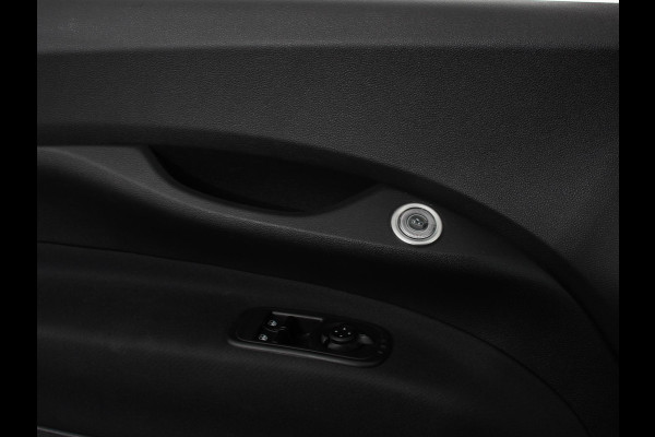 Fiat 500E Berline 42 kWh Automaat Climate control Cruise control Achteruitrijcamera Led Navigatie Apple Carplay/ Android Auto Lichtmetalen velgen Stoelverwarming