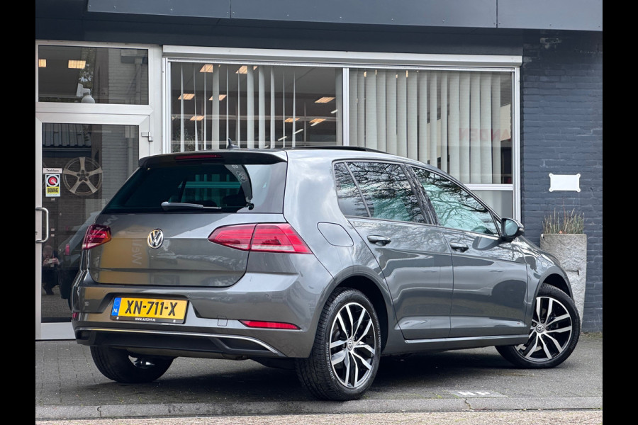 Volkswagen Golf 1.5 TSI Highline Business AUTO / ACC / VIRTUAL / PANO