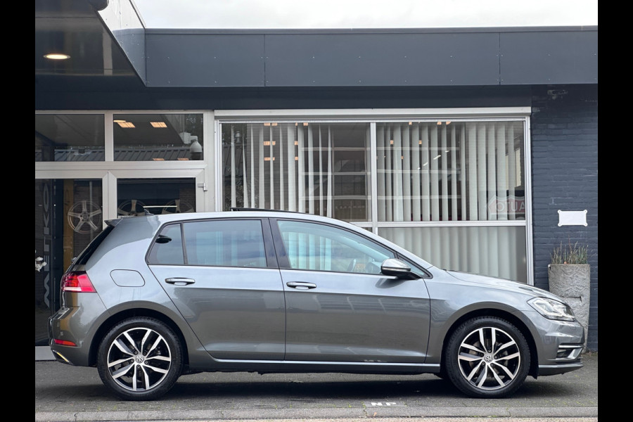 Volkswagen Golf 1.5 TSI Highline Business AUTO / ACC / VIRTUAL / PANO