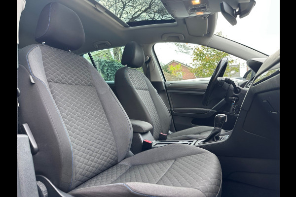 Volkswagen Golf 1.5 TSI Highline Business AUTO / ACC / VIRTUAL / PANO