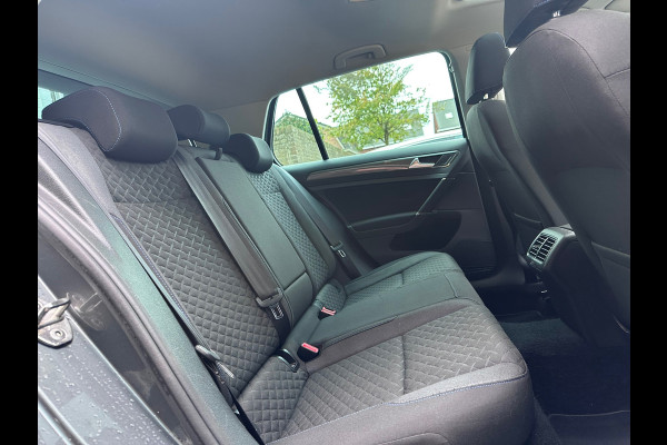 Volkswagen Golf 1.5 TSI Highline Business AUTO / ACC / VIRTUAL / PANO