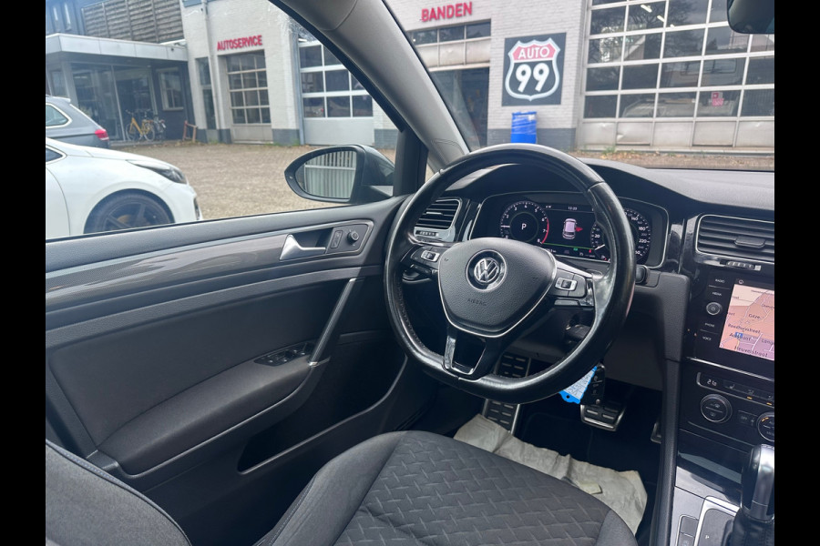 Volkswagen Golf 1.5 TSI Highline Business AUTO / ACC / VIRTUAL / PANO