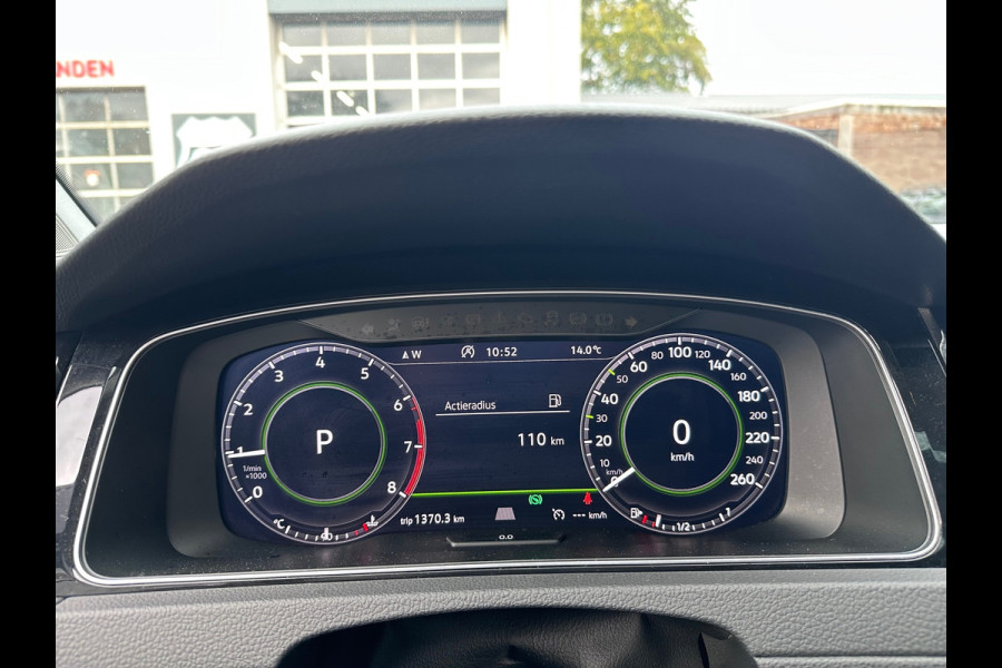 Volkswagen Golf 1.5 TSI Highline Business AUTO / ACC / VIRTUAL / PANO