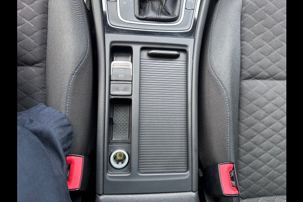 Volkswagen Golf 1.5 TSI Highline Business AUTO / ACC / VIRTUAL / PANO
