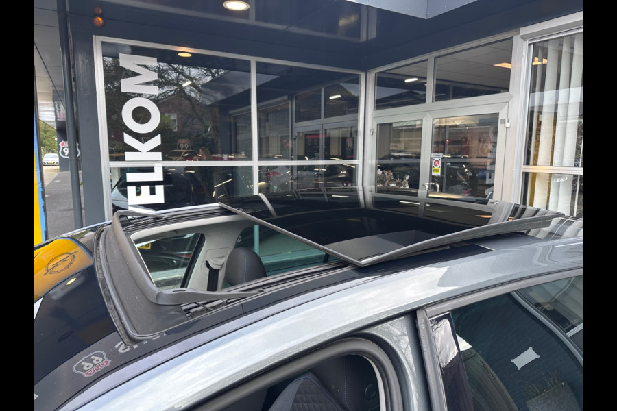 Volkswagen Golf 1.5 TSI Highline Business AUTO / ACC / VIRTUAL / PANO