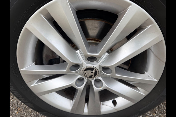 Škoda Kodiaq 1.5 TSI AUTOMAAT Business Edition 7 persoons, achteruitrijcamera, electr bedienbare trekhaak, stoelverwarming