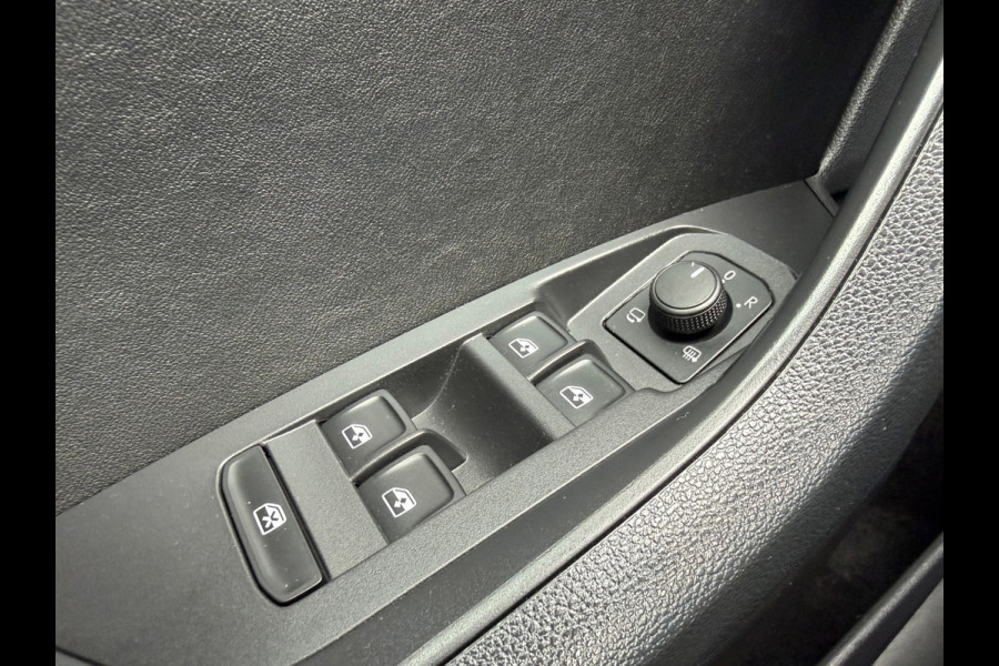 Škoda Kodiaq 1.5 TSI AUTOMAAT Business Edition 7 persoons, achteruitrijcamera, electr bedienbare trekhaak, stoelverwarming