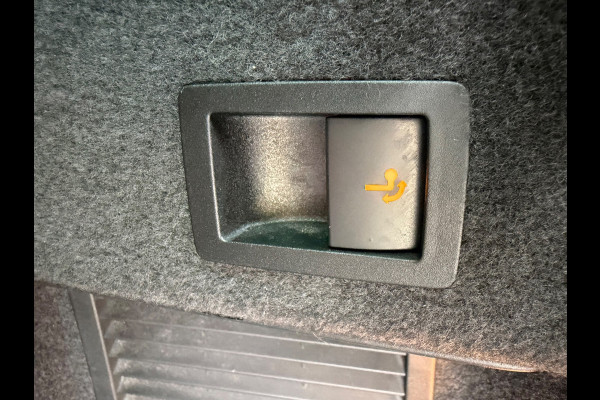 Škoda Kodiaq 1.5 TSI AUTOMAAT Business Edition 7 persoons, achteruitrijcamera, electr bedienbare trekhaak, stoelverwarming