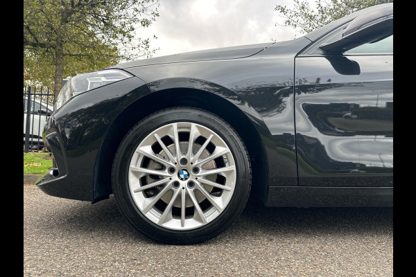 BMW 1-serie 118i Automaat 136PK Comfort Pack Sport Line Parking assist Clima Navi 17LM