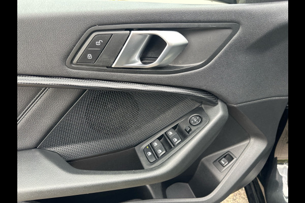 BMW 1-serie 118i Automaat 136PK Comfort Pack Sport Line Parking assist Clima Navi 17LM