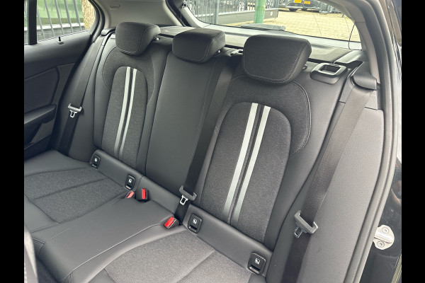 BMW 1-serie 118i Automaat 136PK Comfort Pack Sport Line Parking assist Clima Navi 17LM