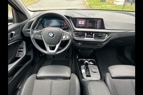 BMW 1-serie 118i Automaat 136PK Comfort Pack Sport Line Parking assist Clima Navi 17LM