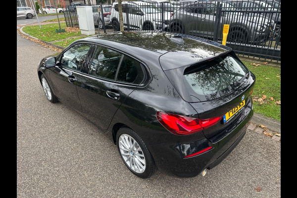 BMW 1-serie 118i Automaat 136PK Comfort Pack Sport Line Parking assist Clima Navi 17LM