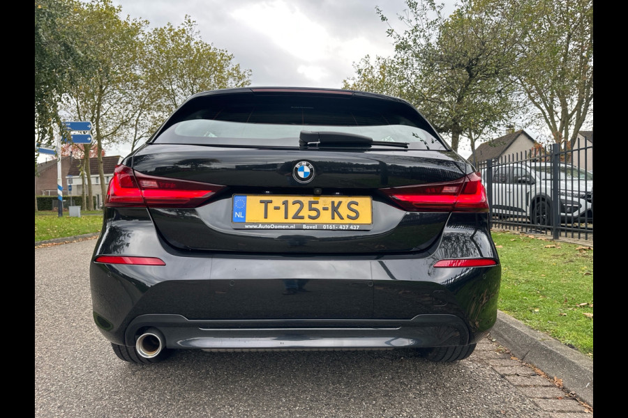 BMW 1-serie 118i Automaat 136PK Comfort Pack Sport Line Parking assist Clima Navi 17LM