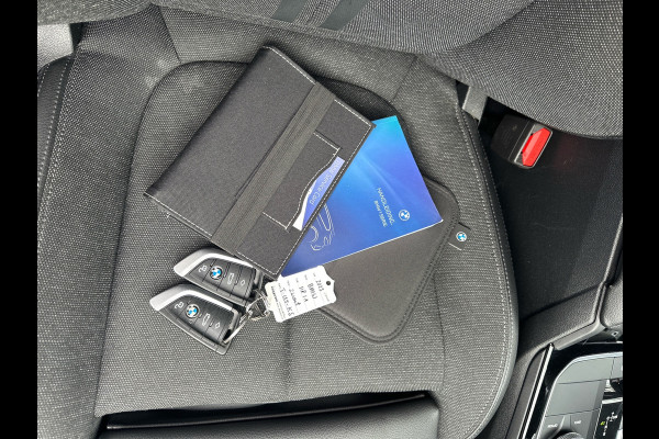 BMW 1-serie 118i Automaat 136PK Comfort Pack Sport Line Parking assist Clima Navi 17LM