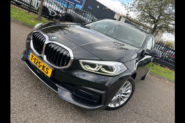 BMW 1-serie 118i Automaat 136PK Comfort Pack Sport Line Parking assist Clima Navi 17LM
