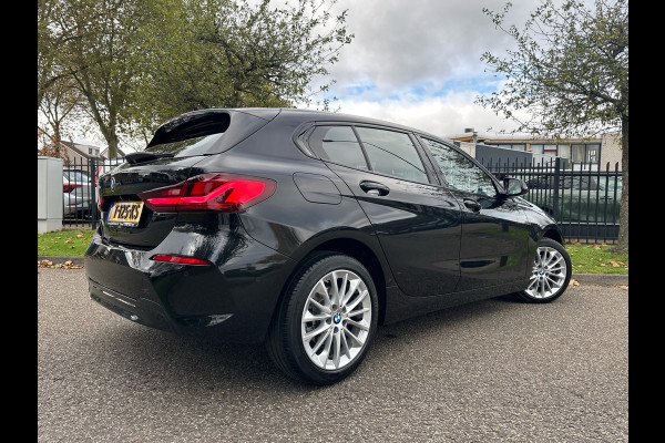 BMW 1-serie 118i Automaat 136PK Comfort Pack Sport Line Parking assist Clima Navi 17LM