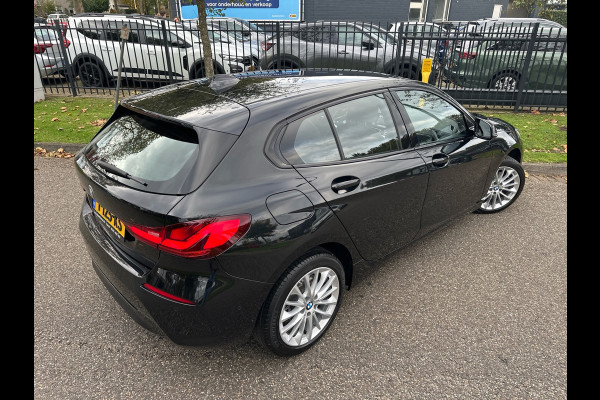 BMW 1-serie 118i Automaat 136PK Comfort Pack Sport Line Parking assist Clima Navi 17LM