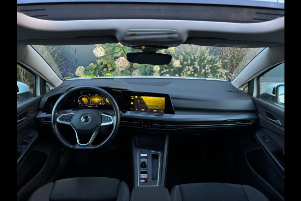 Volkswagen Golf 1.5 eTSI | Pano | HUD | IQ | Memory | Dodehoek