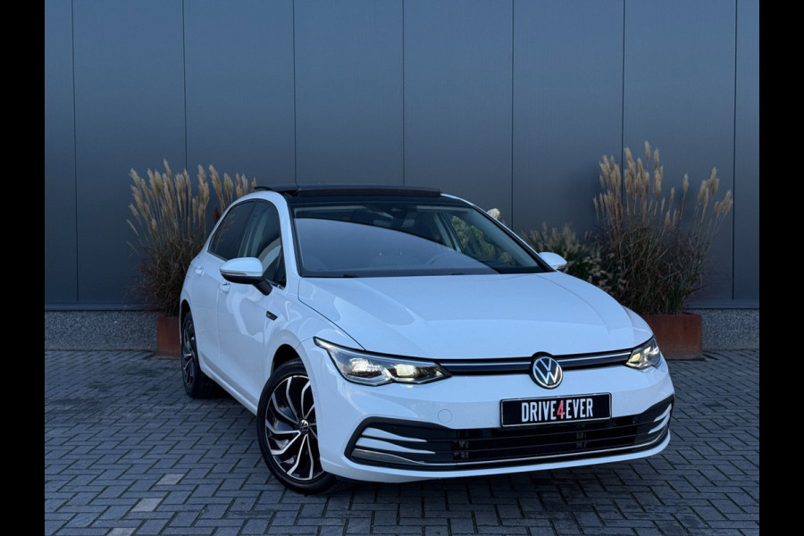 Volkswagen Golf 1.5 eTSI | Pano | HUD | IQ | Memory | Dodehoek
