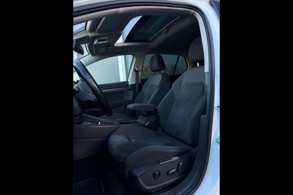Volkswagen Golf 1.5 eTSI | Pano | HUD | IQ | Memory | Dodehoek