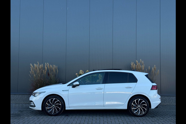 Volkswagen Golf 1.5 eTSI | Pano | HUD | IQ | Memory | Dodehoek
