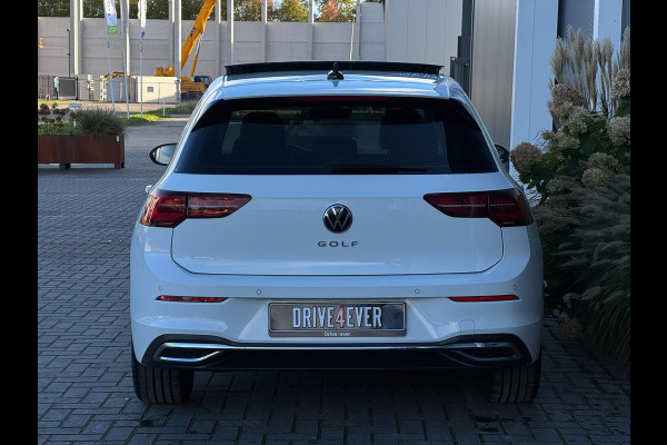 Volkswagen Golf 1.5 eTSI | Pano | HUD | IQ | Memory | Dodehoek