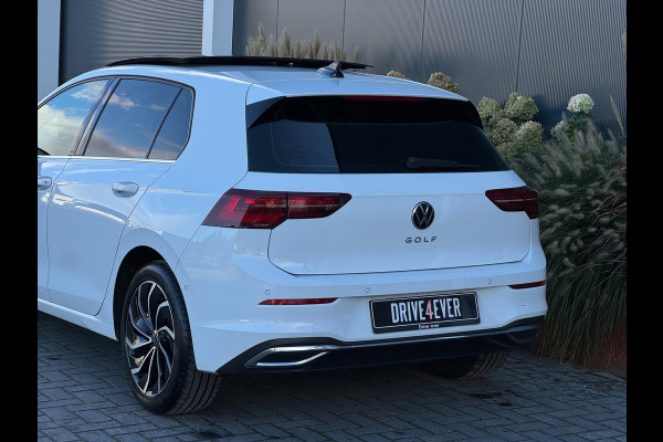 Volkswagen Golf 1.5 eTSI | Pano | HUD | IQ | Memory | Dodehoek