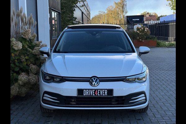 Volkswagen Golf 1.5 eTSI | Pano | HUD | IQ | Memory | Dodehoek