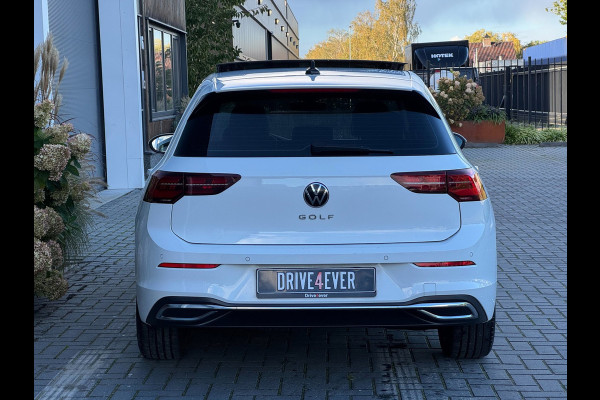 Volkswagen Golf 1.5 eTSI | Pano | HUD | IQ | Memory | Dodehoek