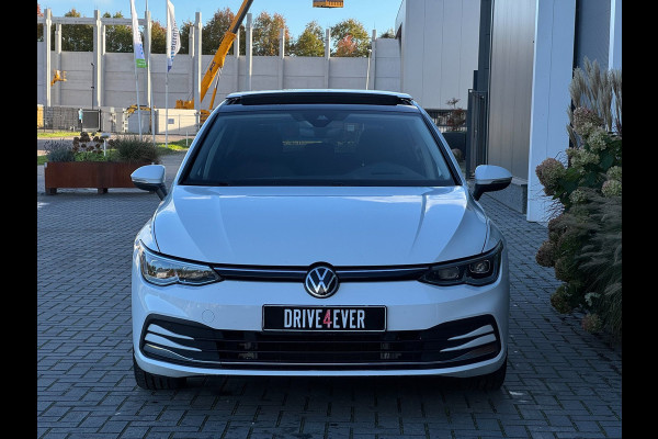 Volkswagen Golf 1.5 eTSI | Pano | HUD | IQ | Memory | Dodehoek