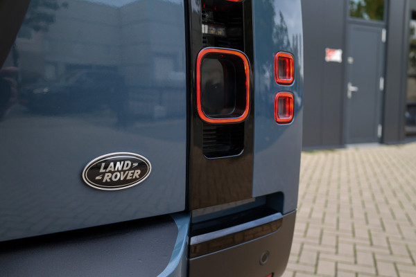 Land Rover Defender 110 2.0 P400e 110 X-Dynamic S | BTW | HERITAGE | ACC | 360 | STOEL& STUURVERWARMING |