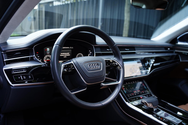 Audi A8 55 TFSI Quattro / Vierwielbesturing / Panoramadak / B&O
