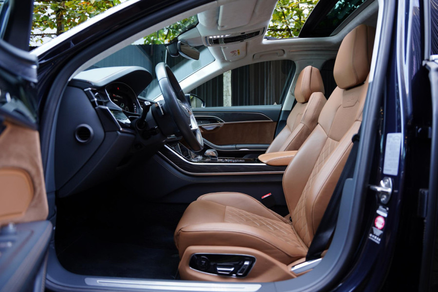 Audi A8 55 TFSI Quattro / Vierwielbesturing / Panoramadak / B&O