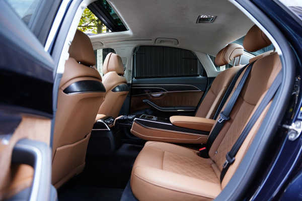 Audi A8 55 TFSI Quattro / Vierwielbesturing / Panoramadak / B&O