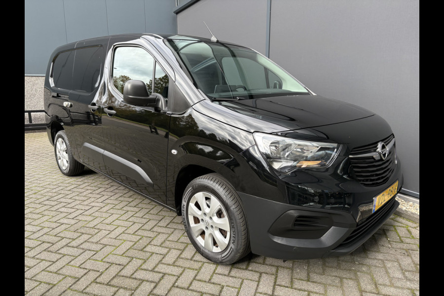 Opel Combo 1.5D L2H1 Airco - Apple carplay - Parkeersensoren - Navigatie - Tussenschot volledig - Zijschuifdeur rechts - Licht metalen velgen 16 inch - Radio - Start/stop systeem - Bluetooth - Cruise control - Elektrische ramen - stuur multifunctioneel - Centrale vergrendeling met afstandsbediening