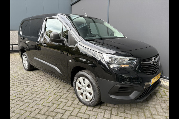 Opel Combo 1.5D L2H1 Airco - Apple carplay - Parkeersensoren - Navigatie - Tussenschot volledig - Zijschuifdeur rechts - Licht metalen velgen 16 inch - Radio - Start/stop systeem - Bluetooth - Cruise control - Elektrische ramen - stuur multifunctioneel - Centrale vergrendeling met afstandsbediening
