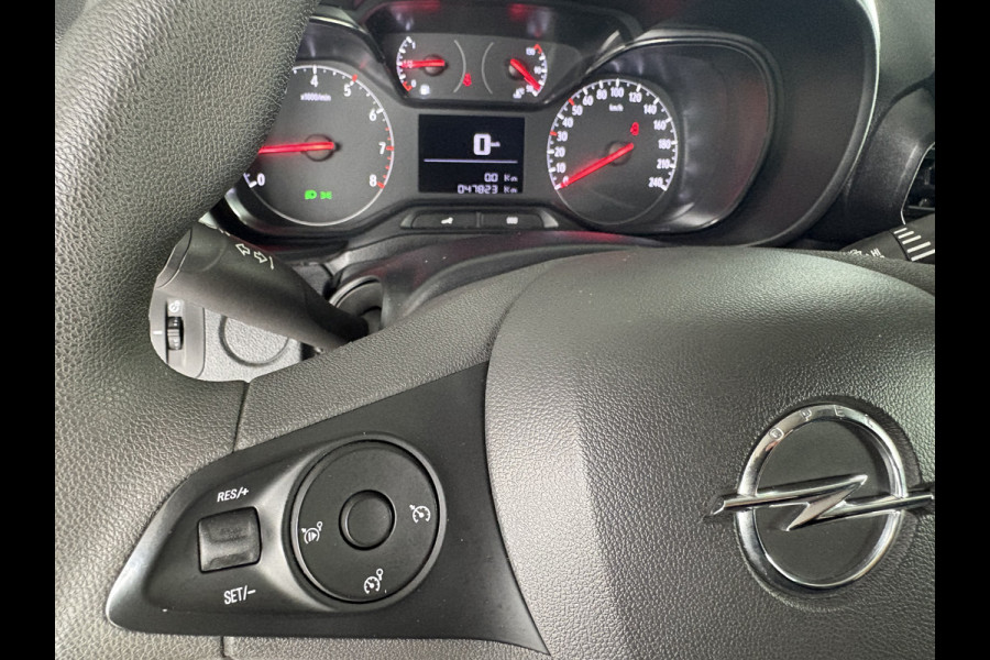Opel Combo 1.5D L2H1 Airco - Apple carplay - Parkeersensoren - Navigatie - Tussenschot volledig - Zijschuifdeur rechts - Licht metalen velgen 16 inch - Radio - Start/stop systeem - Bluetooth - Cruise control - Elektrische ramen - stuur multifunctioneel - Centrale vergrendeling met afstandsbediening