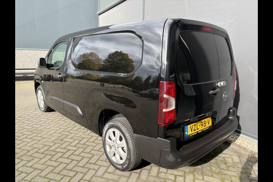 Opel Combo 1.5D L2H1 Airco - Apple carplay - Parkeersensoren - Navigatie - Tussenschot volledig - Zijschuifdeur rechts - Licht metalen velgen 16 inch - Radio - Start/stop systeem - Bluetooth - Cruise control - Elektrische ramen - stuur multifunctioneel - Centrale vergrendeling met afstandsbediening
