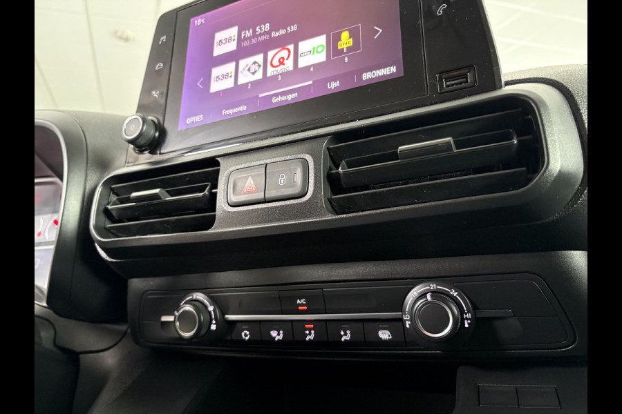Opel Combo 1.5D L2H1 Airco - Apple carplay - Parkeersensoren - Navigatie - Tussenschot volledig - Zijschuifdeur rechts - Licht metalen velgen 16 inch - Radio - Start/stop systeem - Bluetooth - Cruise control - Elektrische ramen - stuur multifunctioneel - Centrale vergrendeling met afstandsbediening