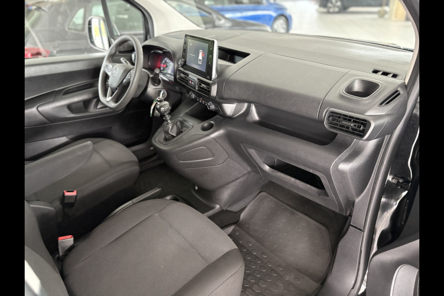 Opel Combo 1.5D L2H1 Airco - Apple carplay - Parkeersensoren - Navigatie - Tussenschot volledig - Zijschuifdeur rechts - Licht metalen velgen 16 inch - Radio - Start/stop systeem - Bluetooth - Cruise control - Elektrische ramen - stuur multifunctioneel - Centrale vergrendeling met afstandsbediening