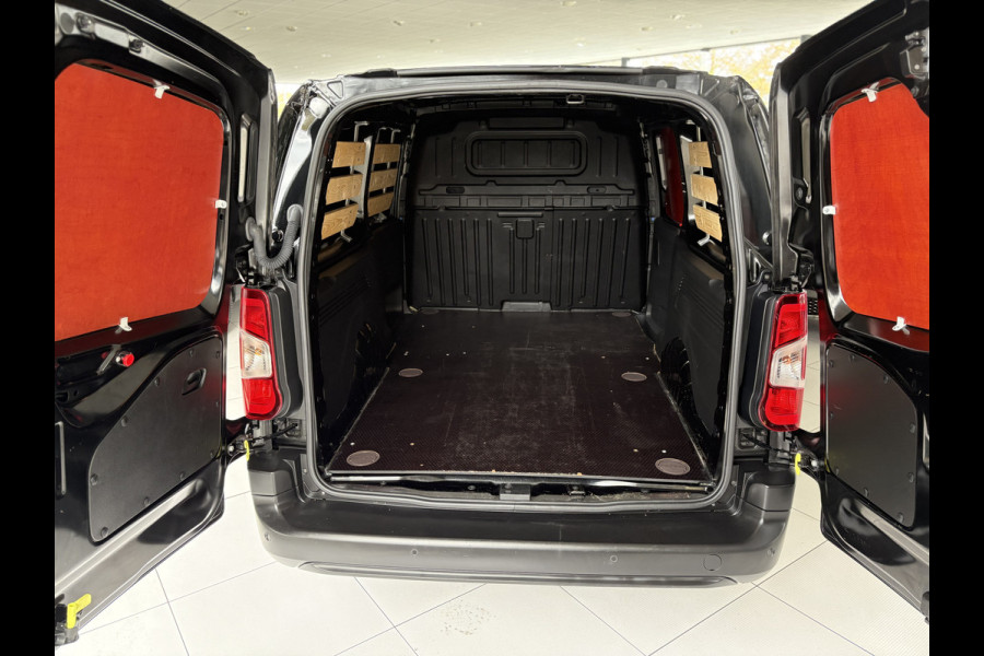 Opel Combo 1.5D L2H1 Airco - Apple carplay - Parkeersensoren - Navigatie - Tussenschot volledig - Zijschuifdeur rechts - Licht metalen velgen 16 inch - Radio - Start/stop systeem - Bluetooth - Cruise control - Elektrische ramen - stuur multifunctioneel - Centrale vergrendeling met afstandsbediening