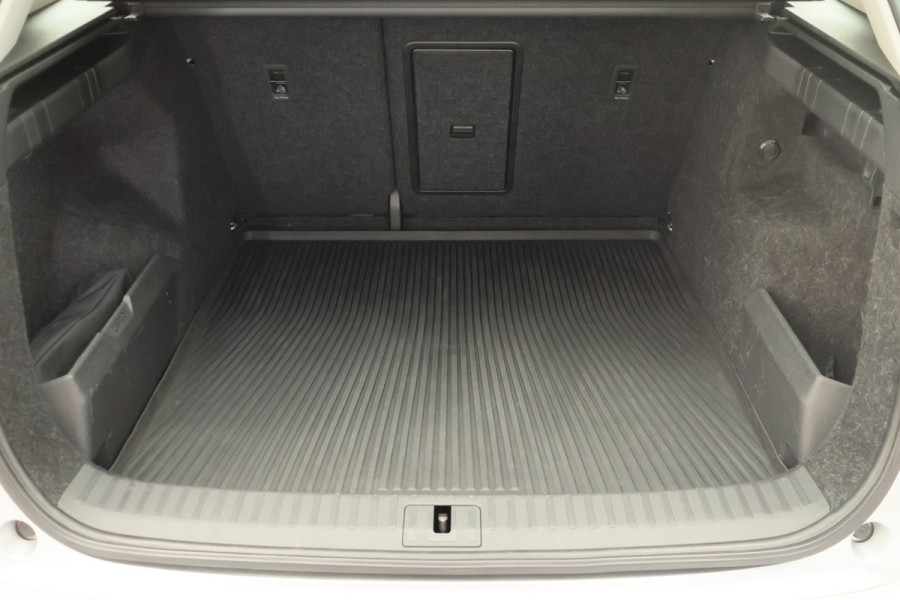 Škoda ENYAQ iV 80 SOH 96,4%, ACC, Dodehoeksensor, Camera, Stuur-/Stoelverwarming, Apple Carplay, PDC