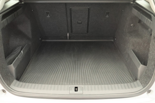 Škoda ENYAQ iV 80 SOH 96,4%, ACC, Dodehoeksensor, Camera, Stuur-/Stoelverwarming, Apple Carplay, PDC