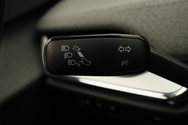 Škoda ENYAQ iV 80 SOH 96,4%, ACC, Dodehoeksensor, Camera, Stuur-/Stoelverwarming, Apple Carplay, PDC