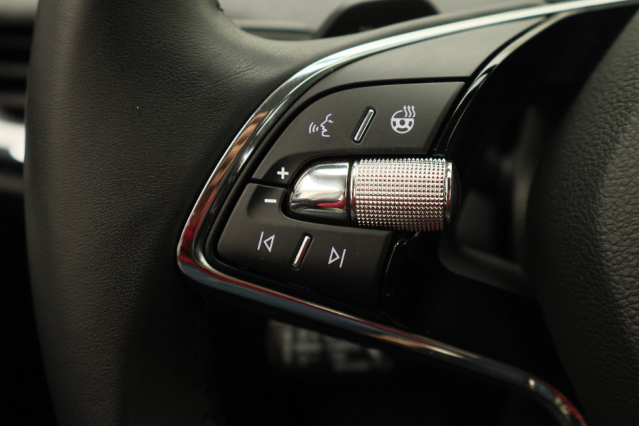 Škoda ENYAQ iV 80 SOH 96,4%, ACC, Dodehoeksensor, Camera, Stuur-/Stoelverwarming, Apple Carplay, PDC