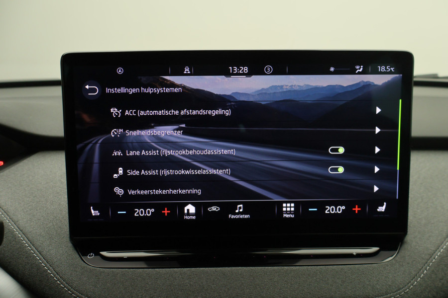 Škoda ENYAQ iV 80 SOH 96,4%, ACC, Dodehoeksensor, Camera, Stuur-/Stoelverwarming, Apple Carplay, PDC