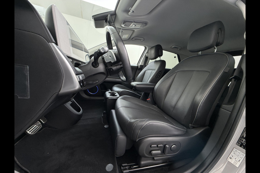 Hyundai IONIQ 5 Lounge 73kWh SOH 96% Leder Trekhaak Adap.Cruise Bose®-Audio Warmtepomp Elek.Stoelen+Memory Head-Up Display 360°Camera Stoel+Stuu Apple Carplay Android Auto Elek.Achterklep Ecc Privacy Glas Lmv 19" DAB Regen-Lichtsensor 1.600KG Trekgewicht 1e Eigenaar Origineel Nederlandse Auto