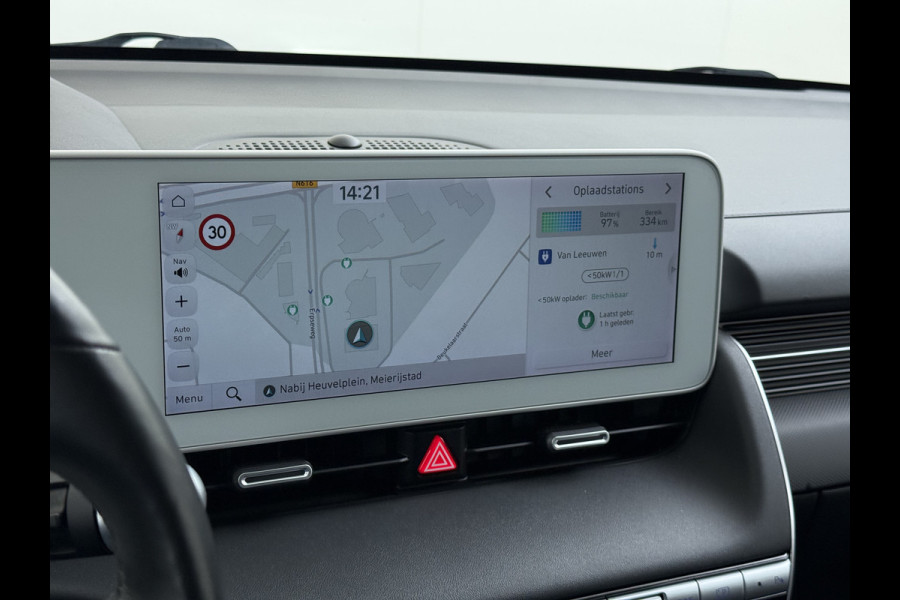 Hyundai IONIQ 5 Lounge 73kWh SOH 96% Leder Trekhaak Adap.Cruise Bose®-Audio Warmtepomp Elek.Stoelen+Memory Head-Up Display 360°Camera Stoel+Stuu Apple Carplay Android Auto Elek.Achterklep Ecc Privacy Glas Lmv 19" DAB Regen-Lichtsensor 1.600KG Trekgewicht 1e Eigenaar Origineel Nederlandse Auto